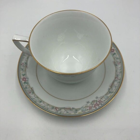 Vintage Mikasa Teacup and Saucer Set Fine China LAC27 Japan Mornay White - Picture 4 of 14